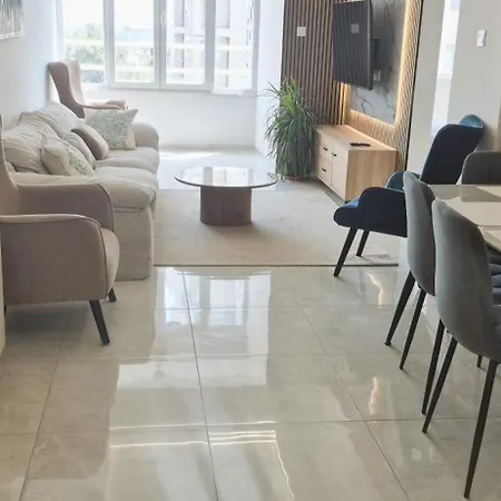 Sea View Apartment Larnaka