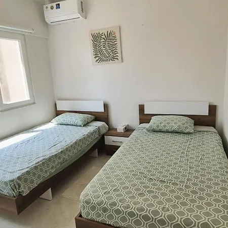 Sea View Apartment *